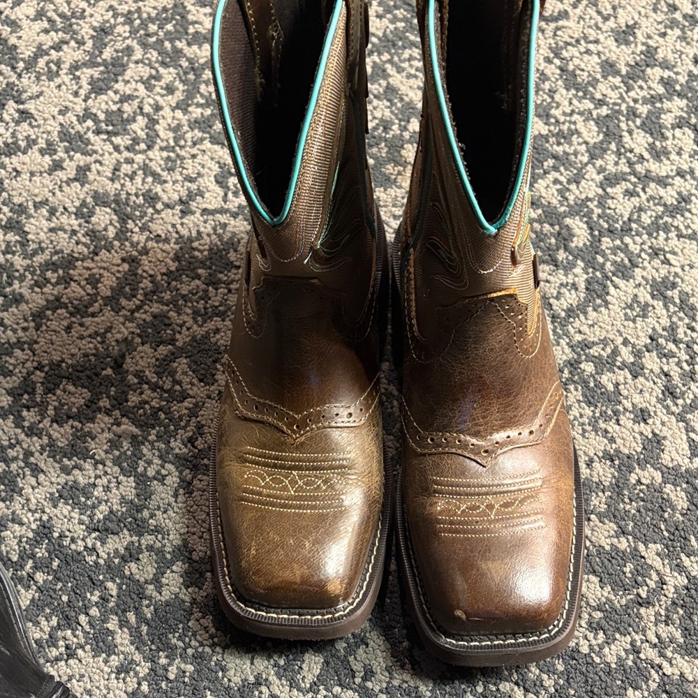Justin Boots Brown with Turquoise Stitching